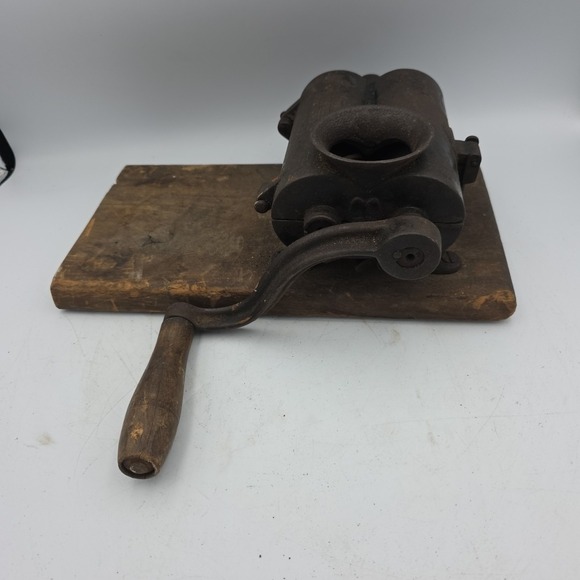 antique tobacco shredder EARLY CUTTER Old Snuffbox - Antique Tobacco